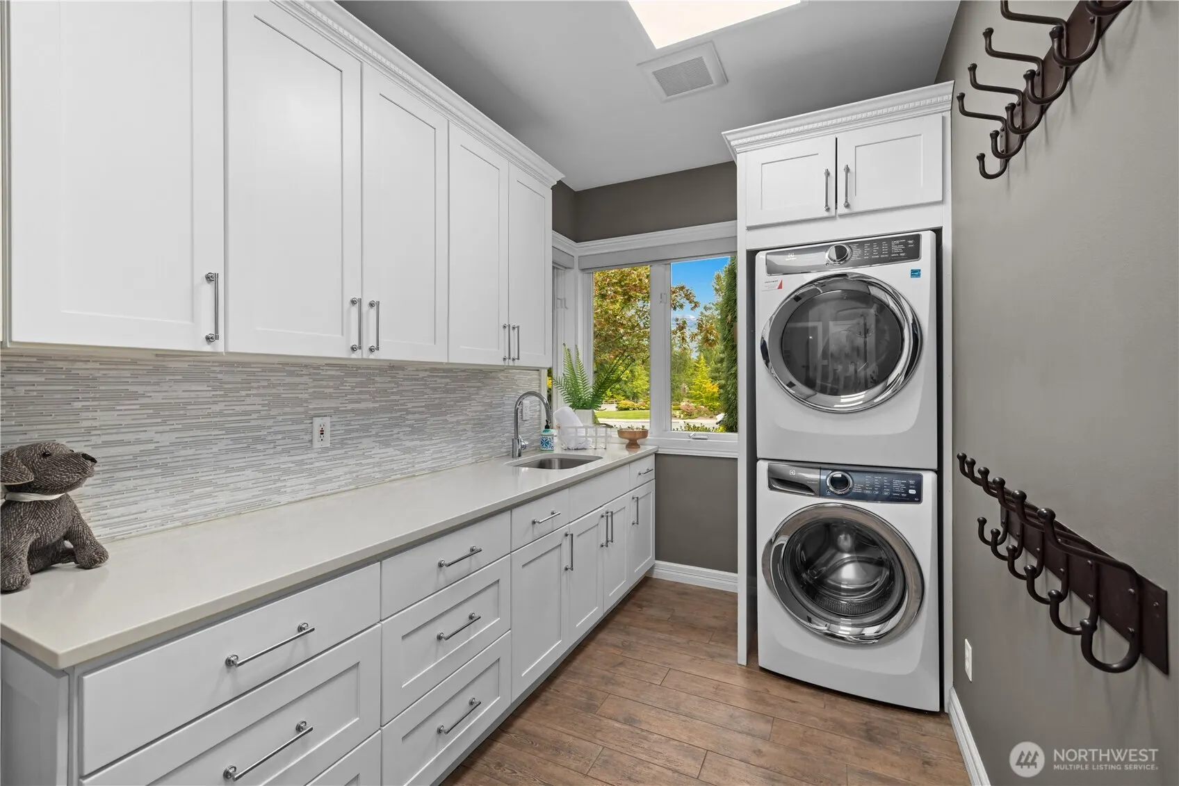 24733 SE Windsor Boulevard , Sammamish, WA 98074