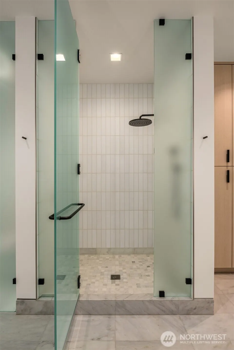 8 100th Avenue NE #401, Bellevue, WA 98004