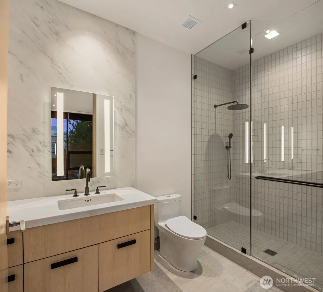8 100th Avenue NE #401, Bellevue, WA 98004