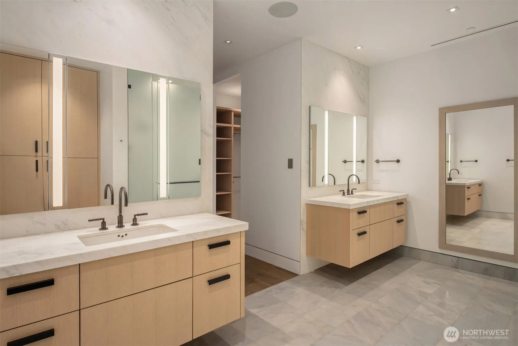 8 100th Avenue NE #401, Bellevue, WA 98004