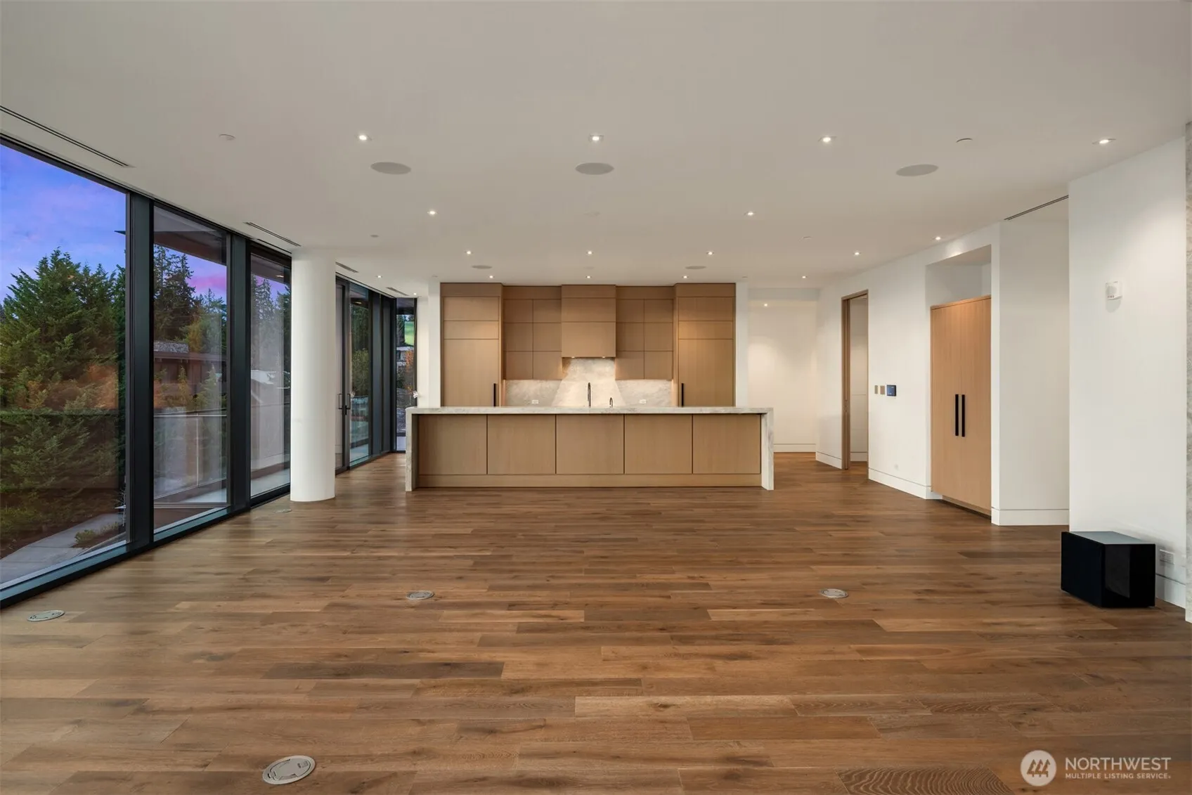 8 100th Avenue NE #401, Bellevue, WA 98004