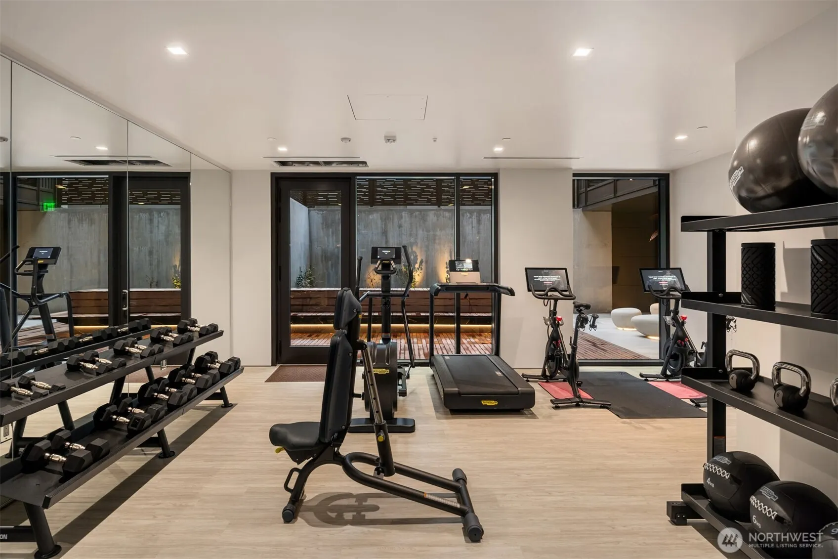 8 100th Avenue NE #401, Bellevue, WA 98004