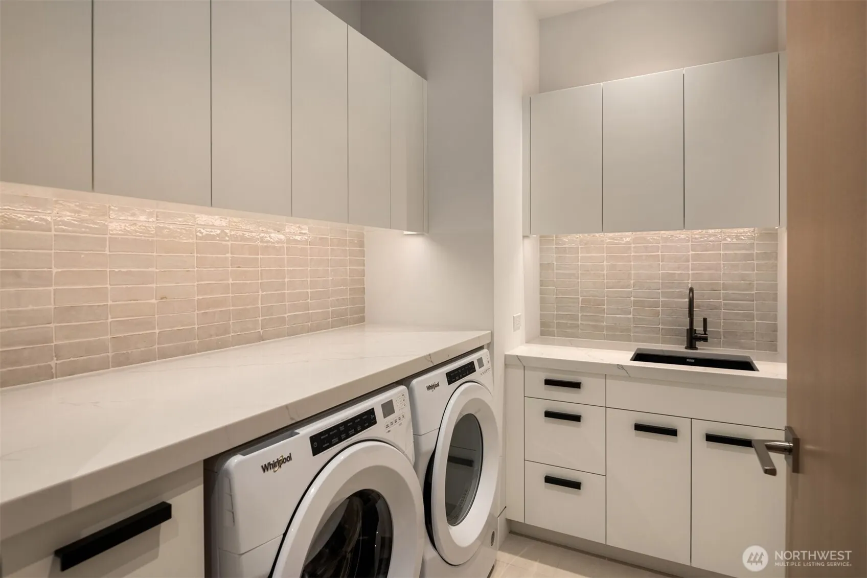 8 100th Avenue NE #401, Bellevue, WA 98004