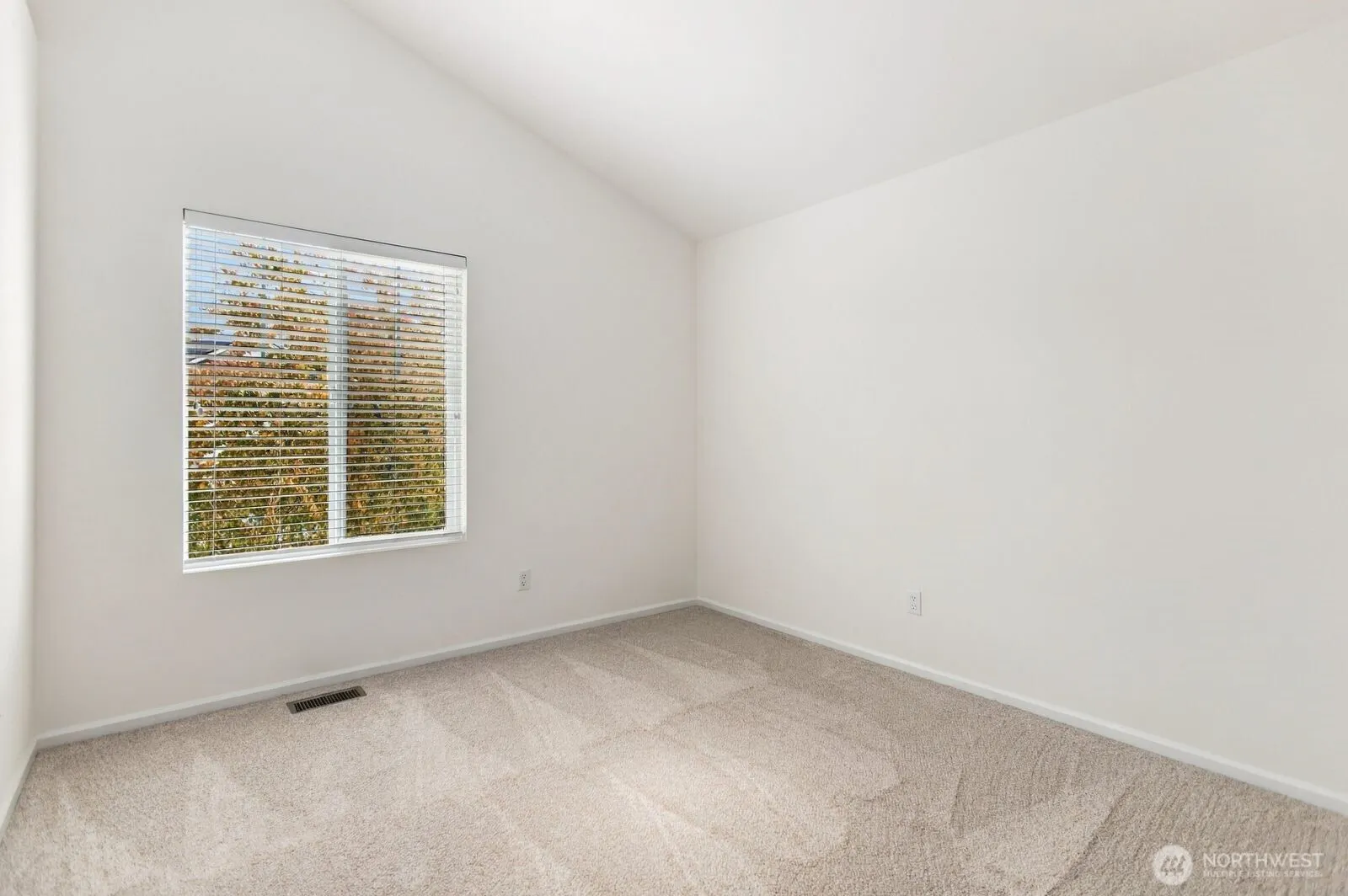 21803 42nd Place S #25, Kent, WA 98032-2373