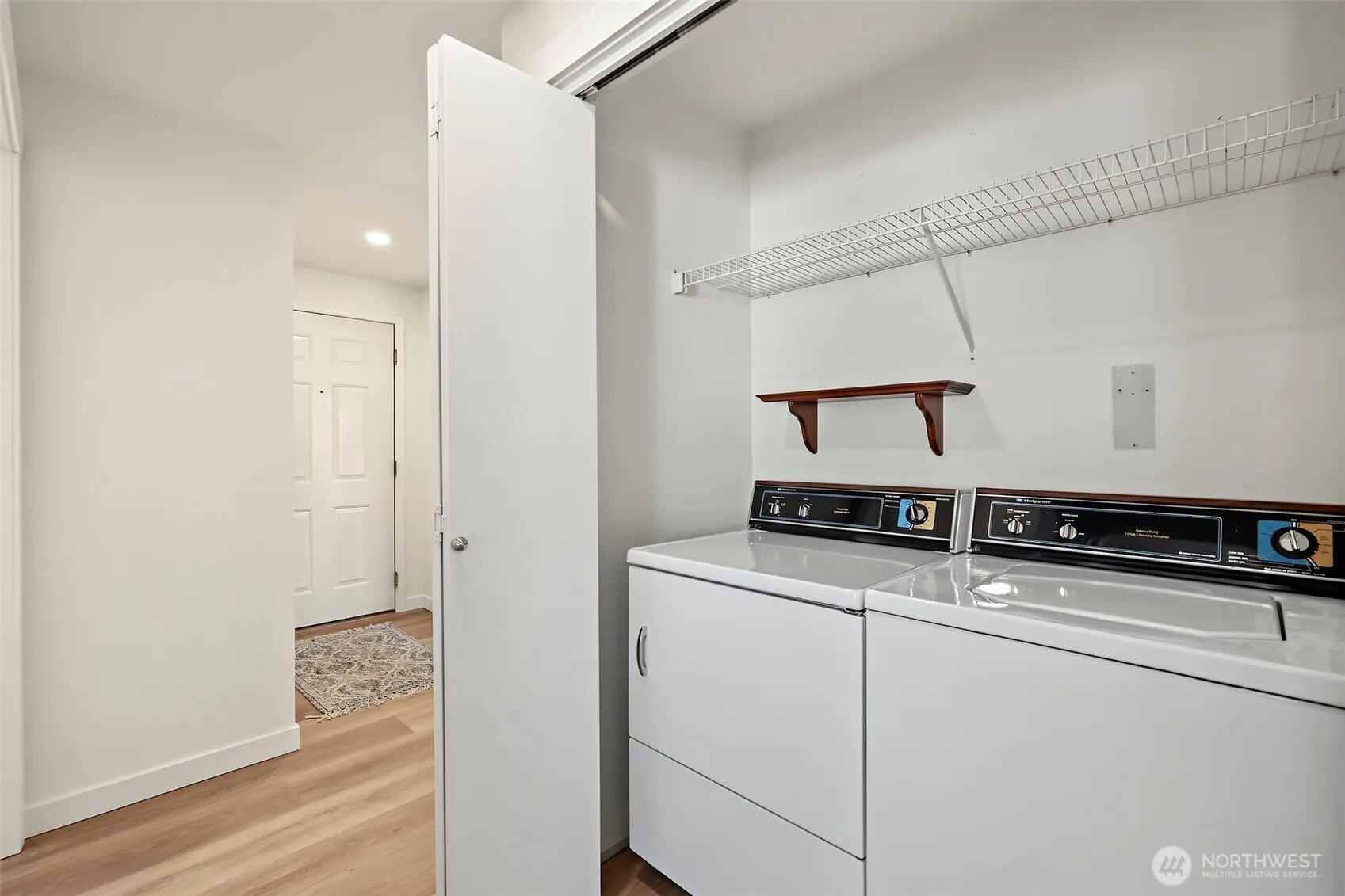 901 Sunset Boulevard NE #B307, Renton, WA 98056