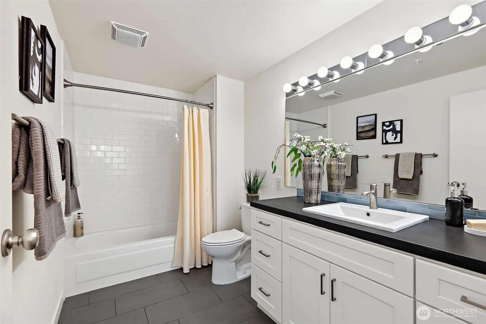 901 Sunset Boulevard NE #B307, Renton, WA 98056