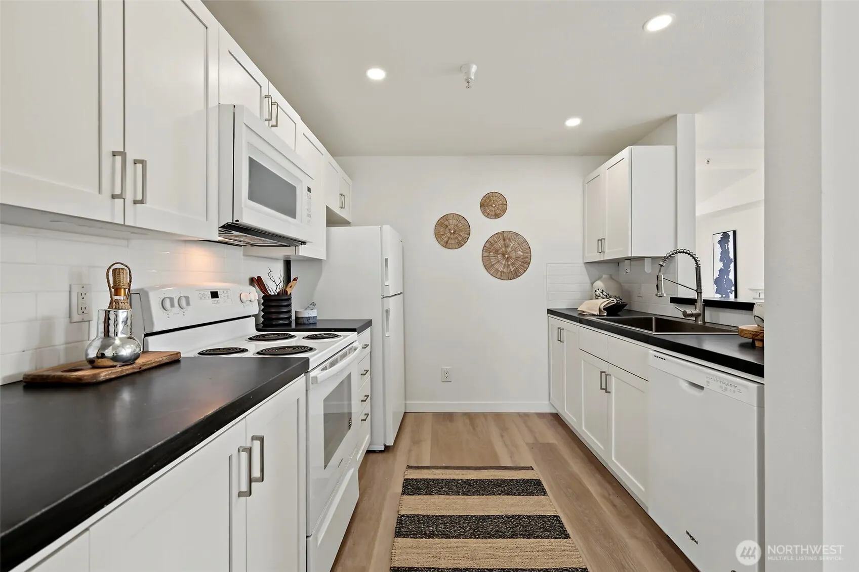 901 Sunset Boulevard NE #B307, Renton, WA 98056