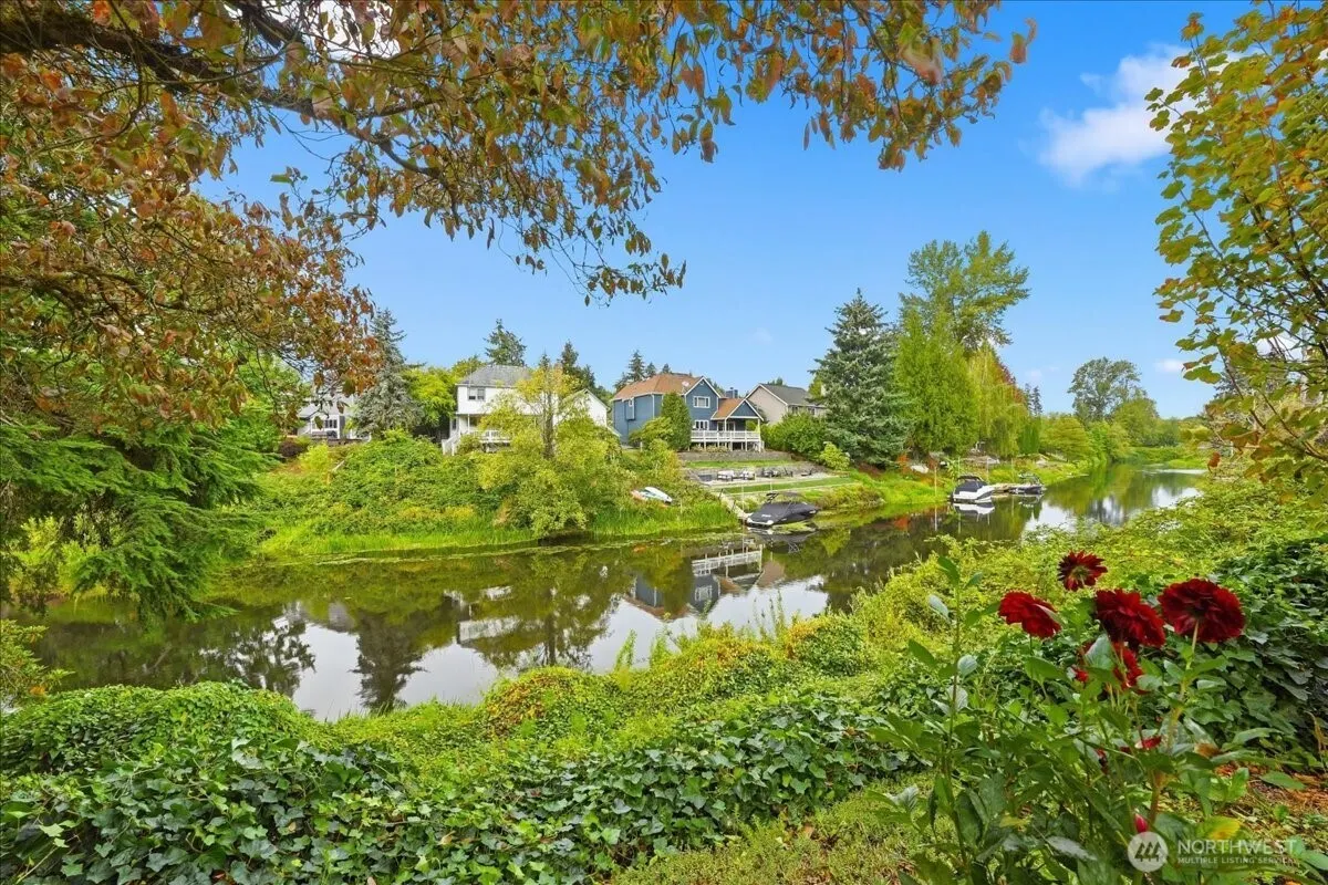 11330 E Riverside Drive #40, Bothell, WA 98043
