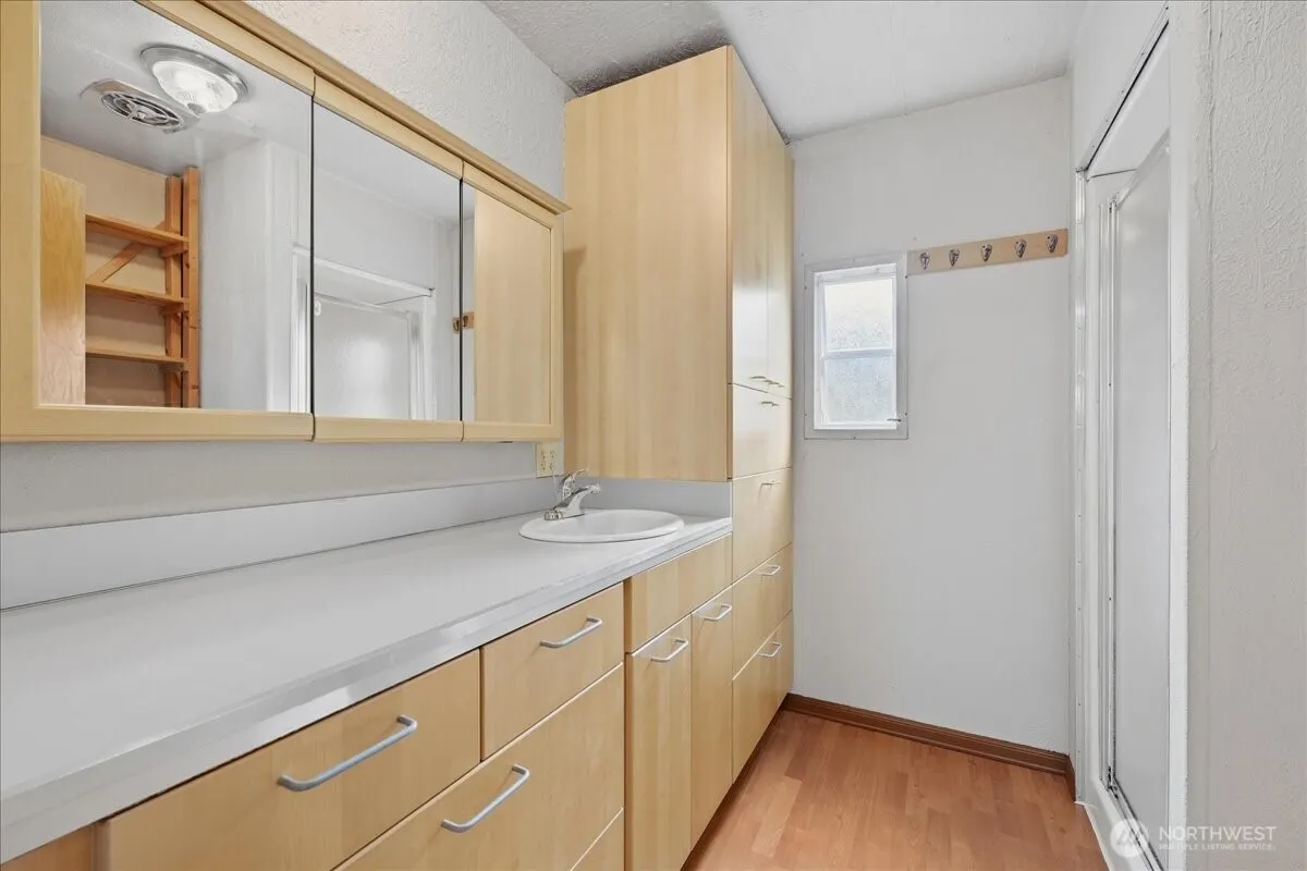 11330 E Riverside Drive #40, Bothell, WA 98043