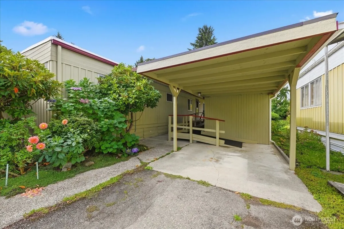 11330 E Riverside Drive #40, Bothell, WA 98043