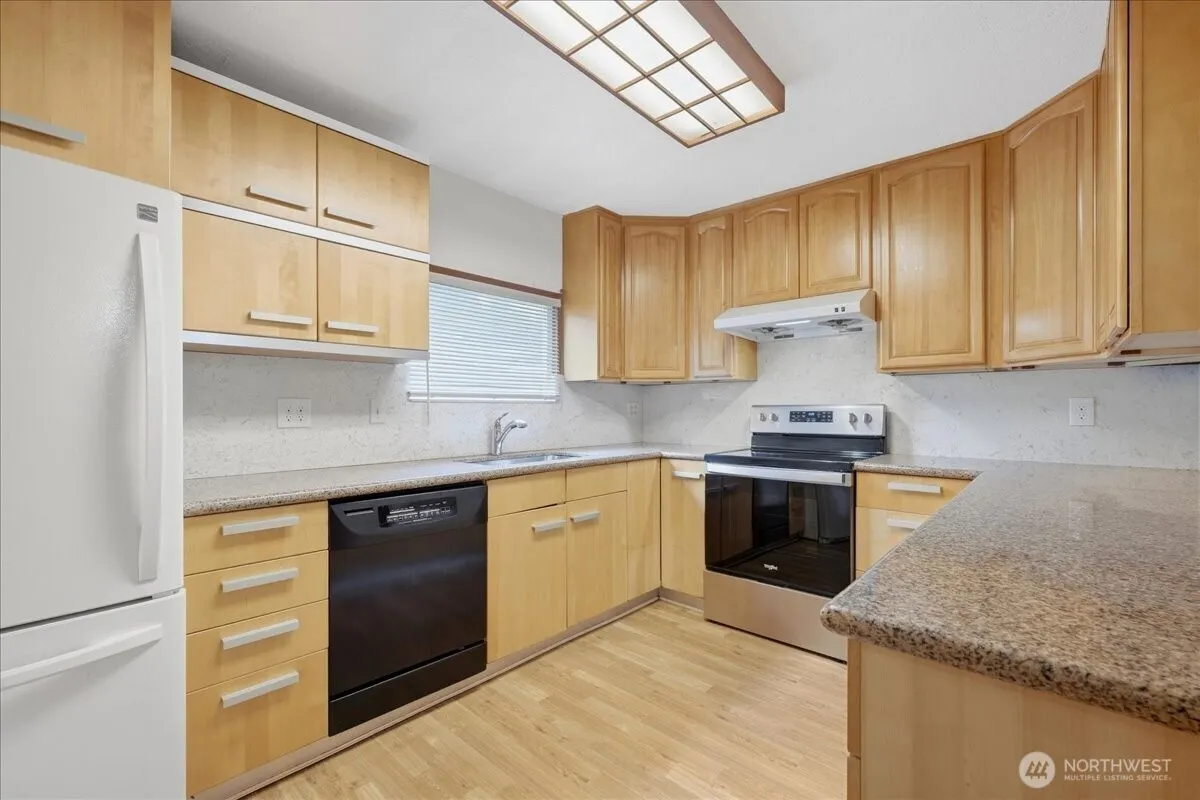 11330 E Riverside Drive #40, Bothell, WA 98043