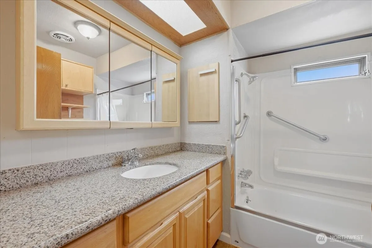 11330 E Riverside Drive #40, Bothell, WA 98043