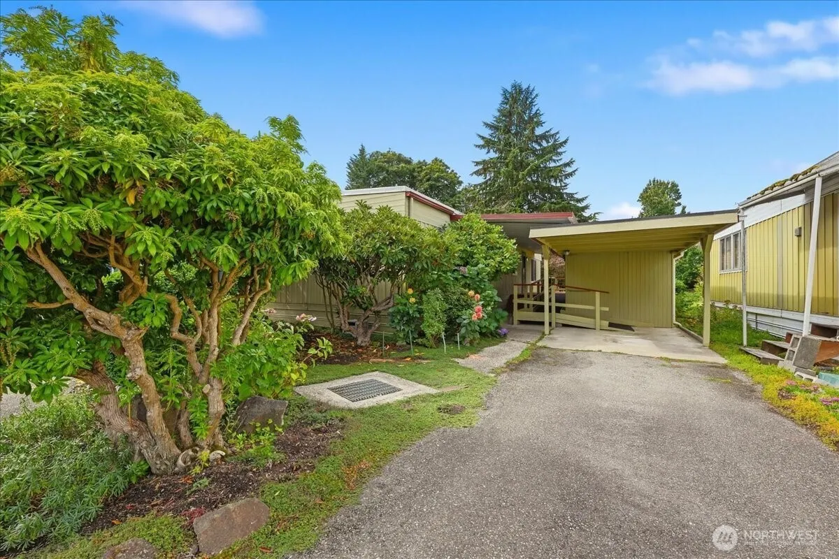 11330 E Riverside Drive #40, Bothell, WA 98043