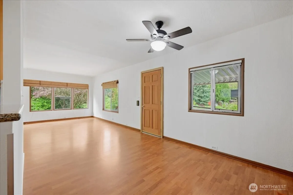 11330 E Riverside Drive #40, Bothell, WA 98043