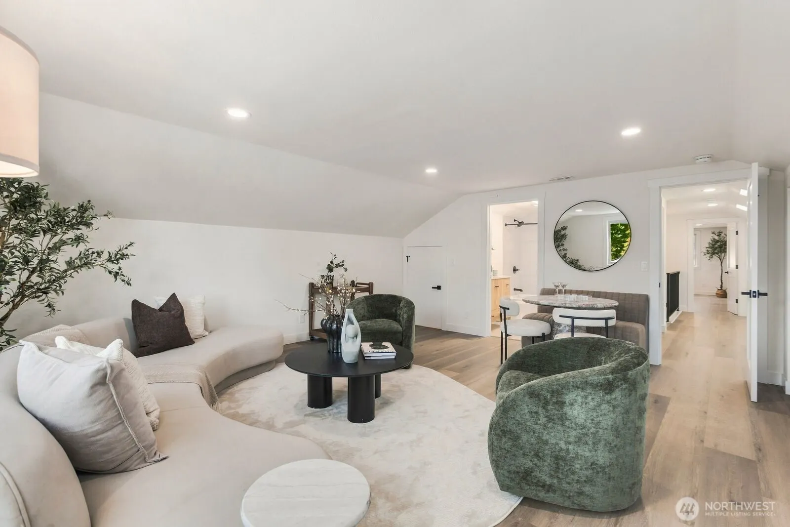 16839 NE 18th Street , Bellevue, WA 98008