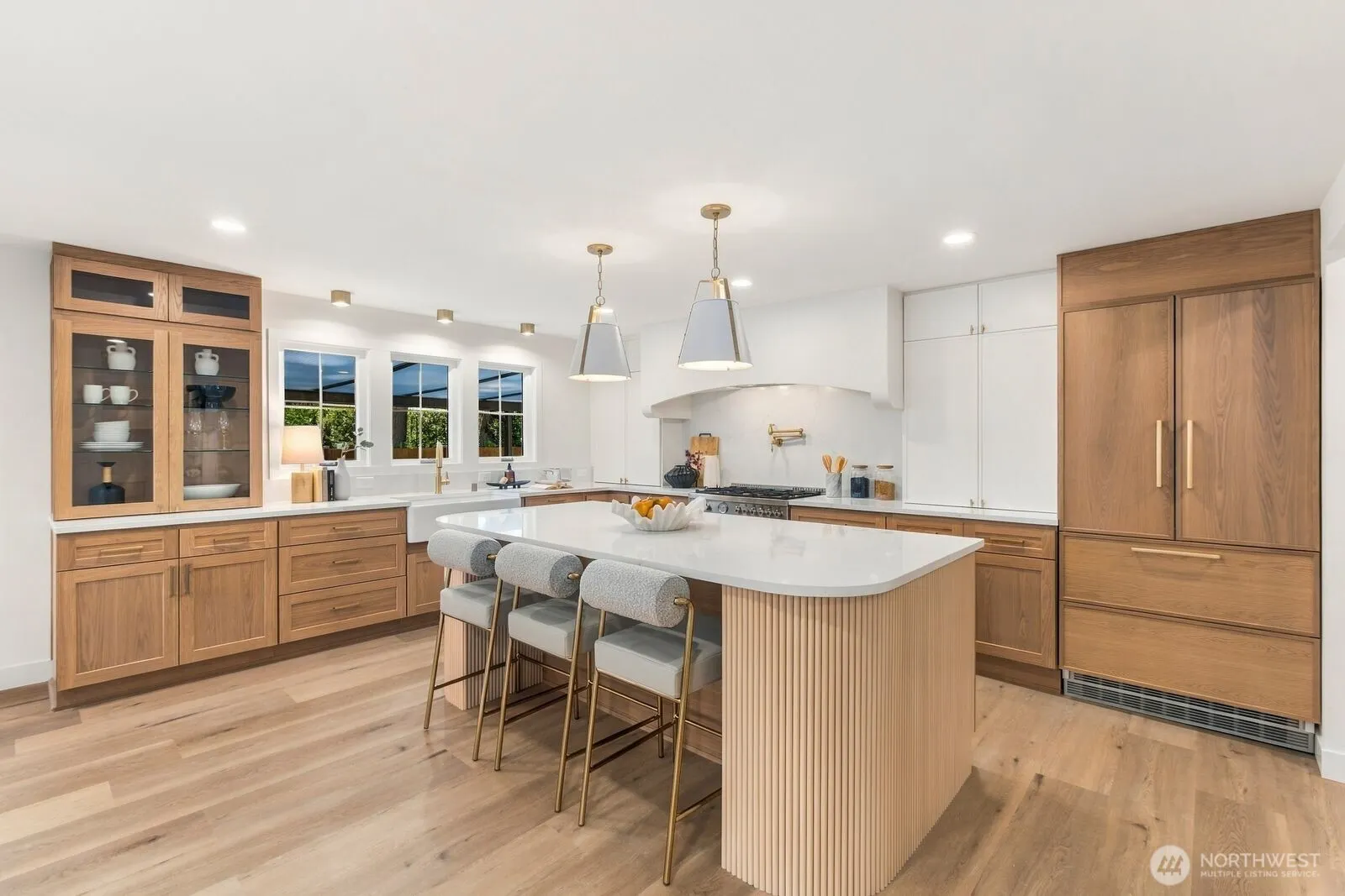 16839 NE 18th Street , Bellevue, WA 98008