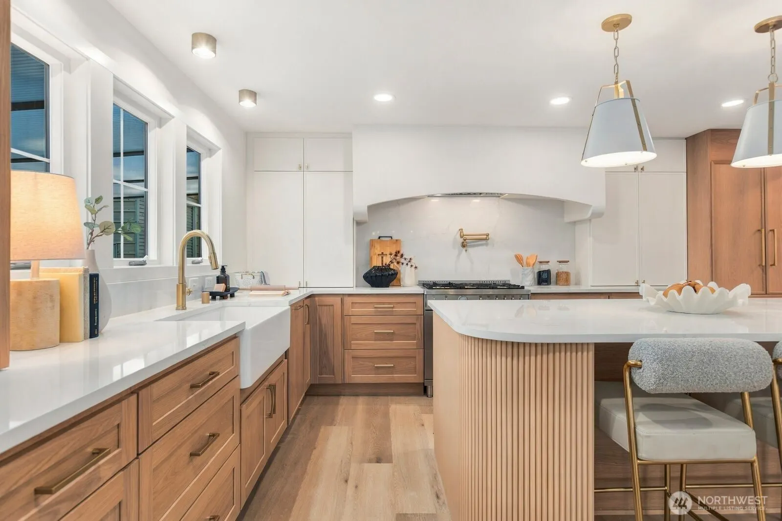 16839 NE 18th Street , Bellevue, WA 98008