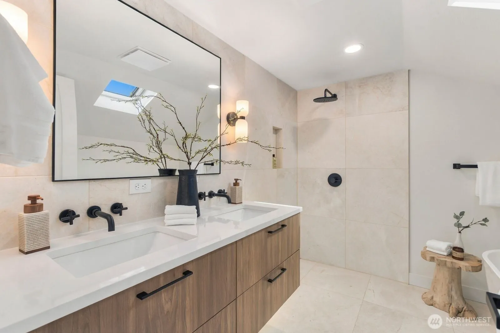 16839 NE 18th Street , Bellevue, WA 98008