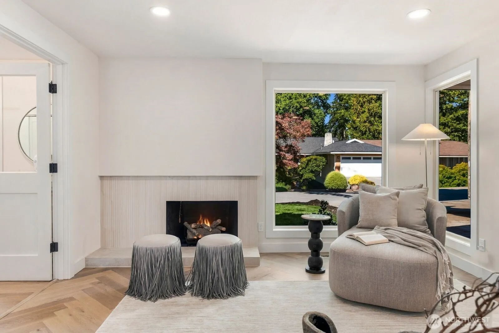 16839 NE 18th Street , Bellevue, WA 98008