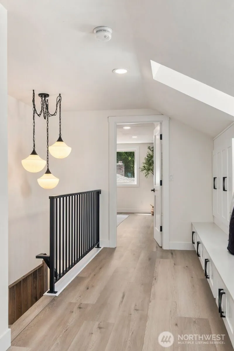 16839 NE 18th Street , Bellevue, WA 98008