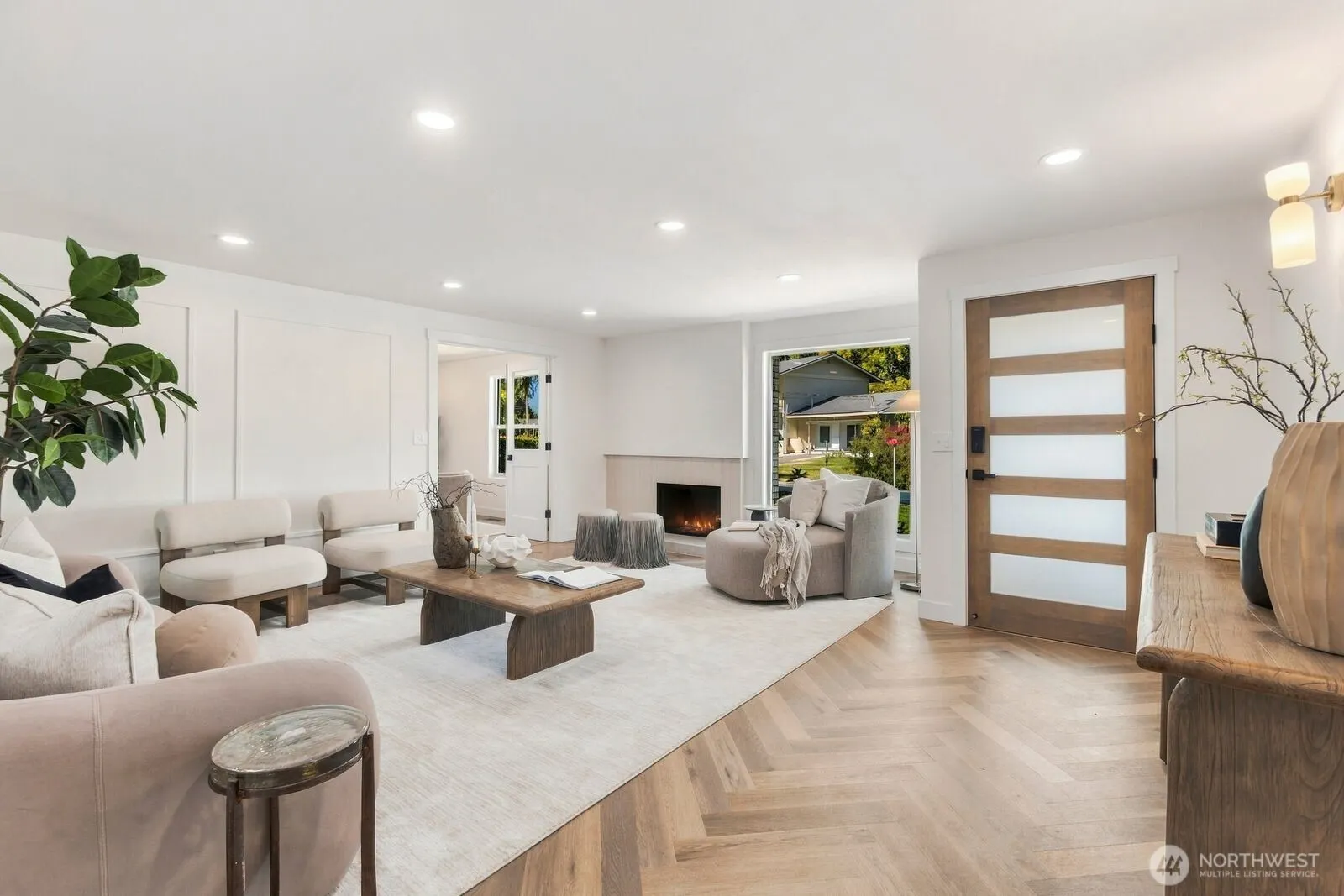 16839 NE 18th Street , Bellevue, WA 98008