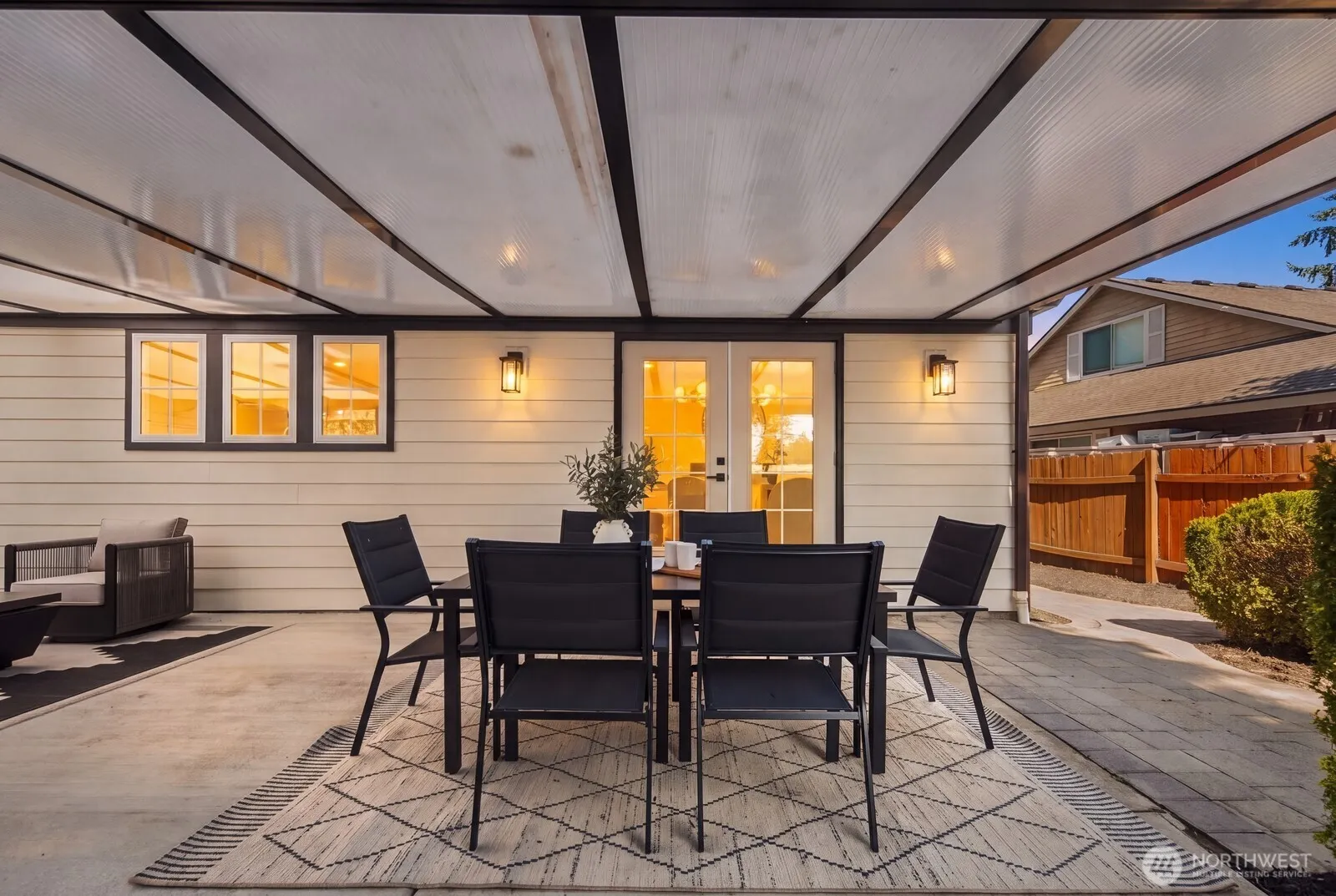 16839 NE 18th Street , Bellevue, WA 98008