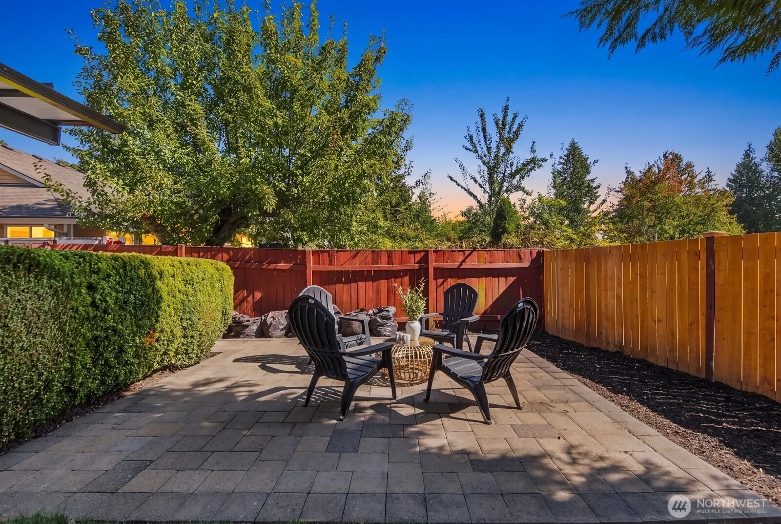 16839 NE 18th Street , Bellevue, WA 98008