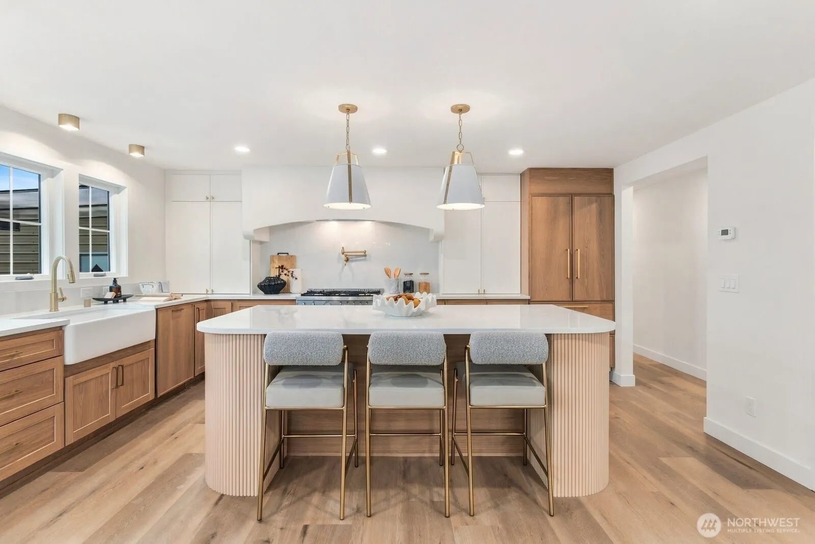 16839 NE 18th Street , Bellevue, WA 98008