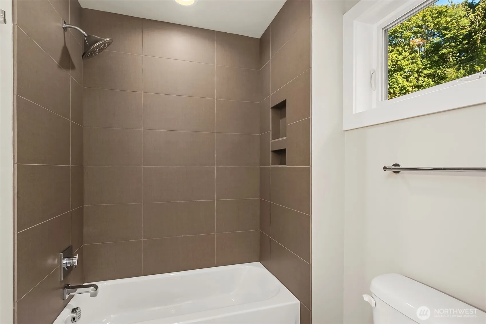 12409 68th Avenue NE, Kirkland, WA 98034