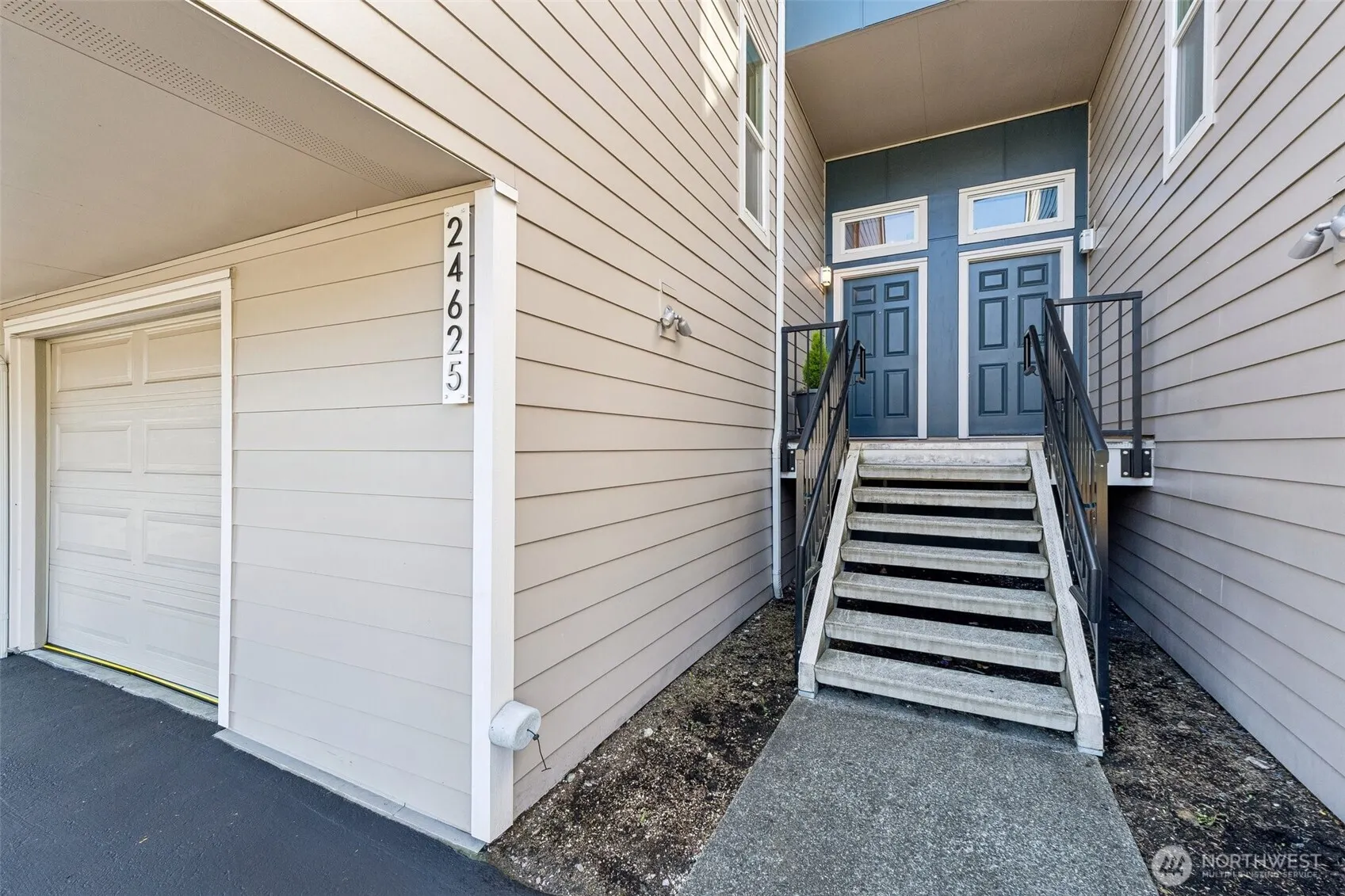 24625 45th Place S #20F2, Kent, WA 98032