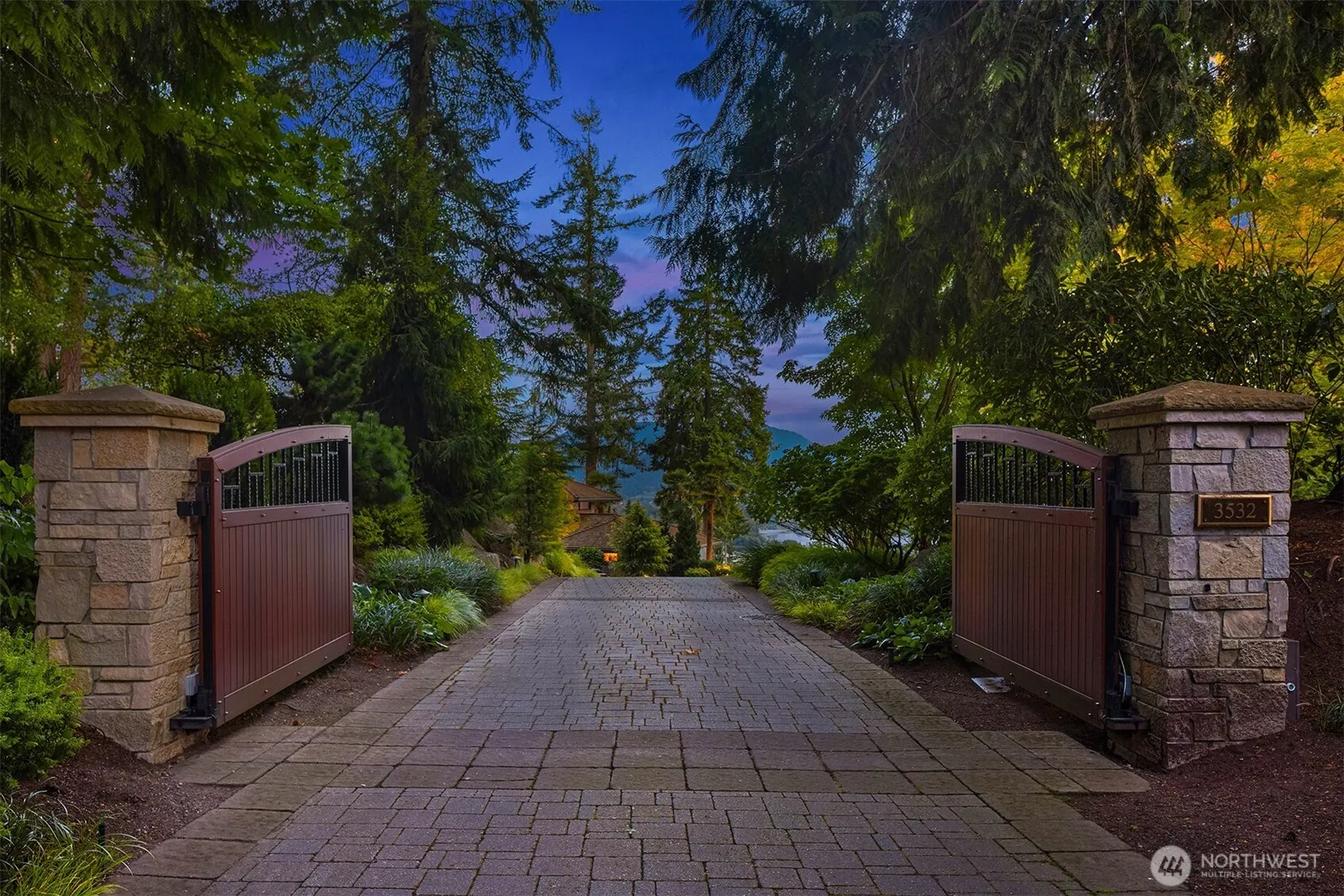 3532 207th Avenue SE, Sammamish, WA 98075-9688