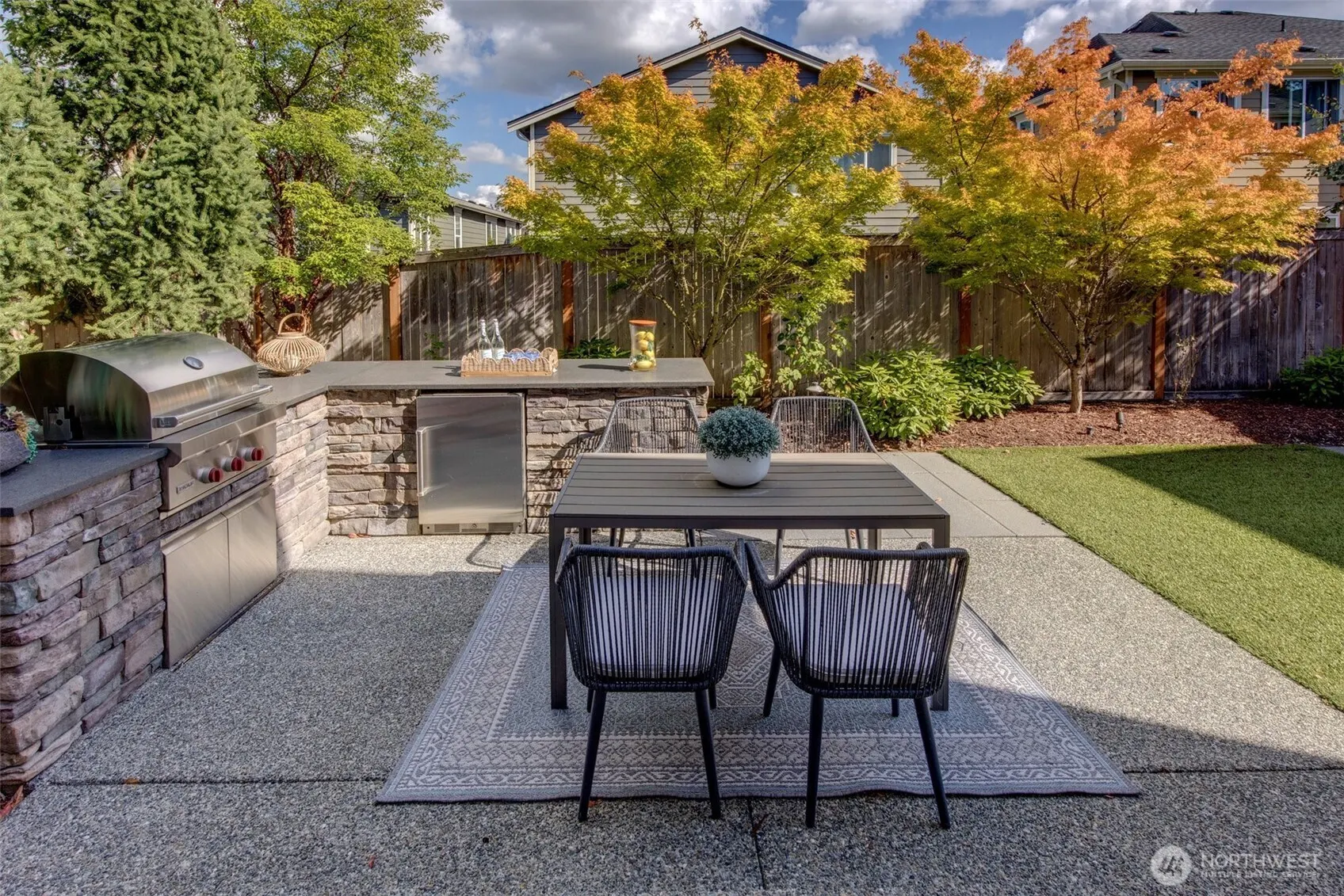 1444 242nd Avenue NE, Sammamish, WA 98074
