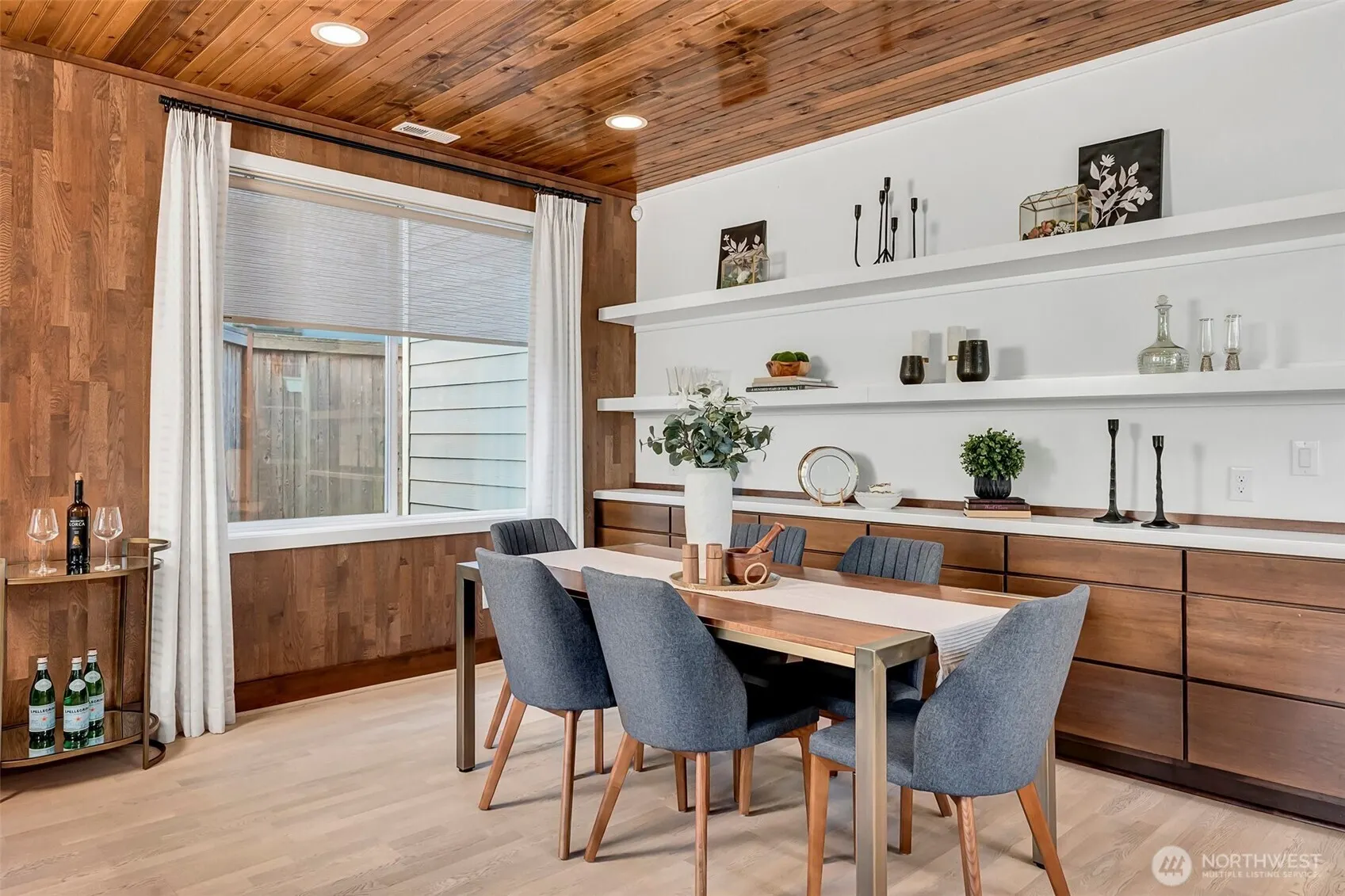 1444 242nd Avenue NE, Sammamish, WA 98074