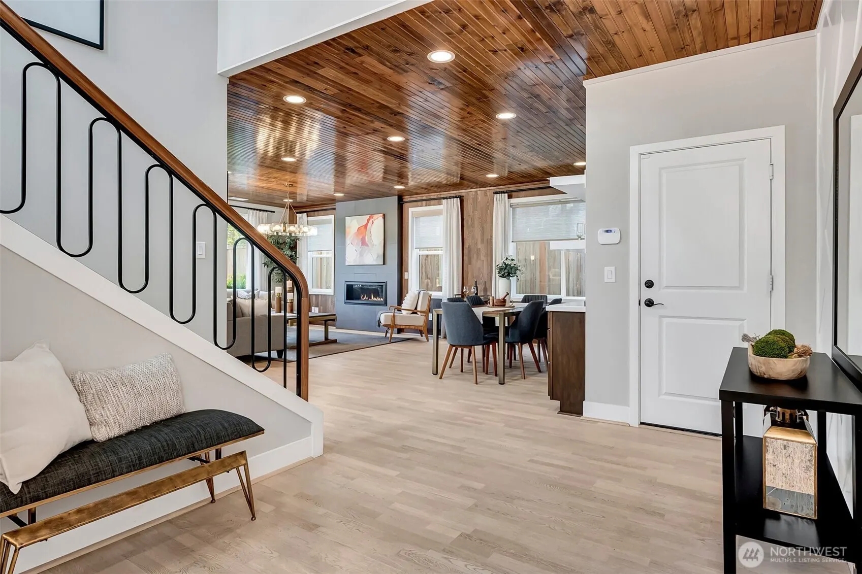 1444 242nd Avenue NE, Sammamish, WA 98074