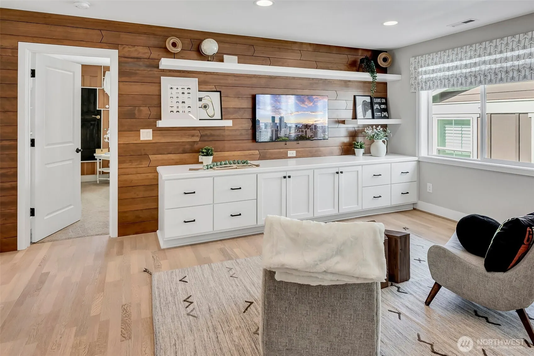 1444 242nd Avenue NE, Sammamish, WA 98074