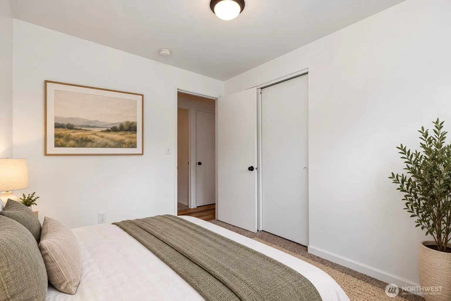 16458 NE 17th Place , Bellevue, WA 98008