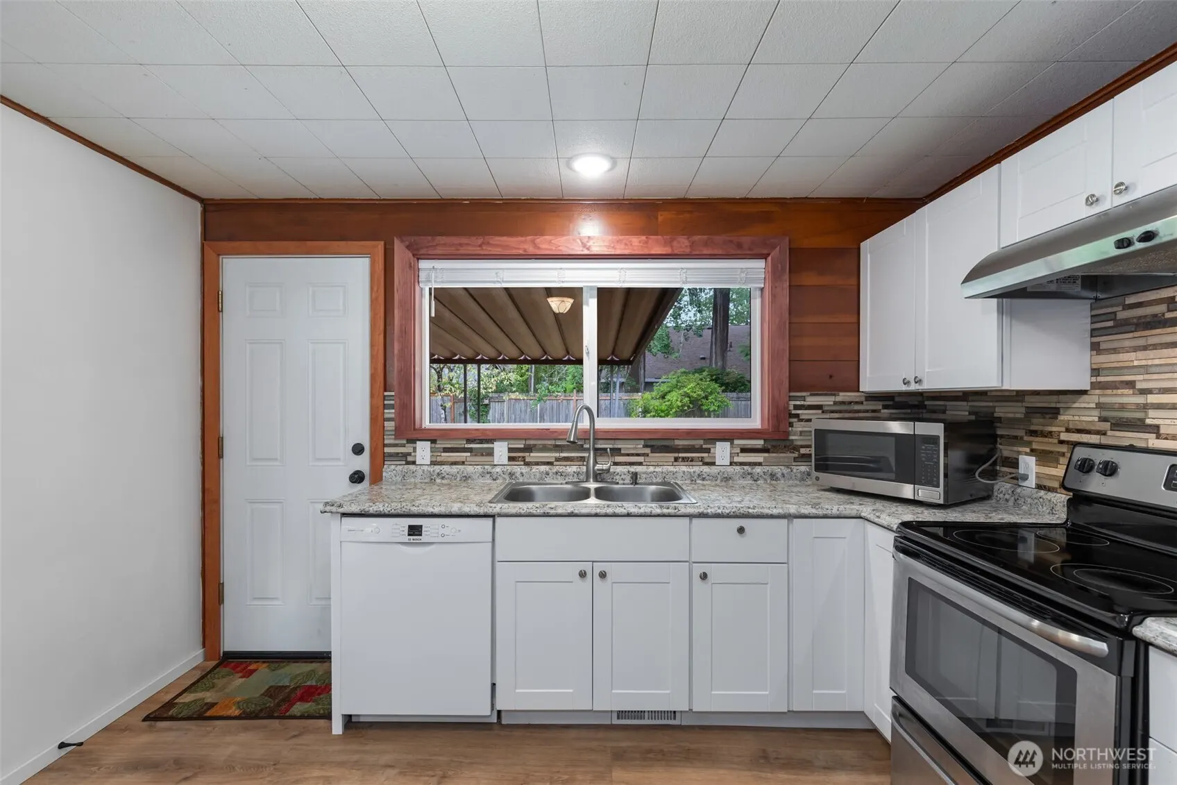 16458 NE 17th Place , Bellevue, WA 98008