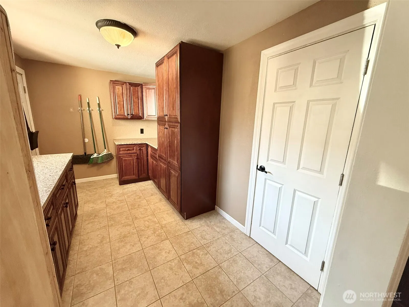 27120 121st Place SE, Kent, WA 98030