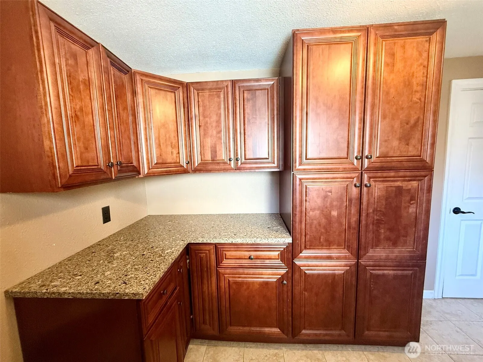 27120 121st Place SE, Kent, WA 98030