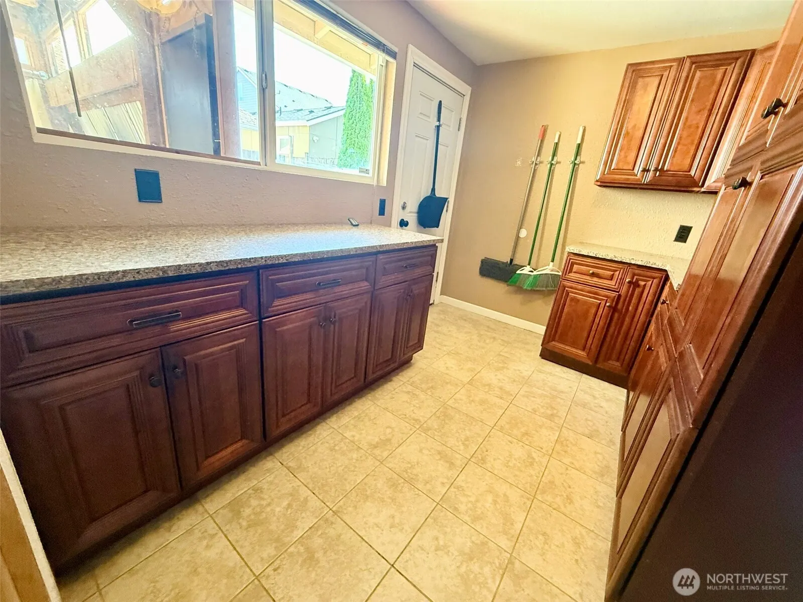 27120 121st Place SE, Kent, WA 98030