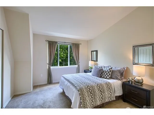 9609 182nd Place NE #105, Redmond, WA 98052