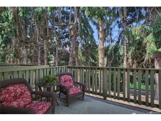 9609 182nd Place NE #105, Redmond, WA 98052
