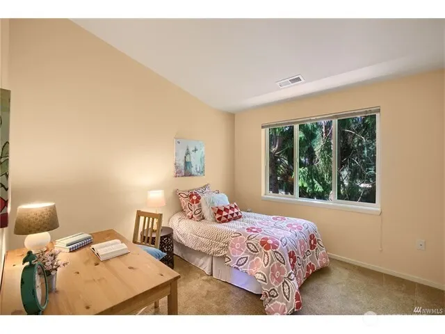 9609 182nd Place NE #105, Redmond, WA 98052