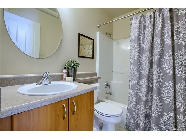 9609 182nd Place NE #105, Redmond, WA 98052