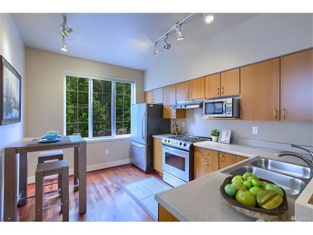 9609 182nd Place NE #105, Redmond, WA 98052