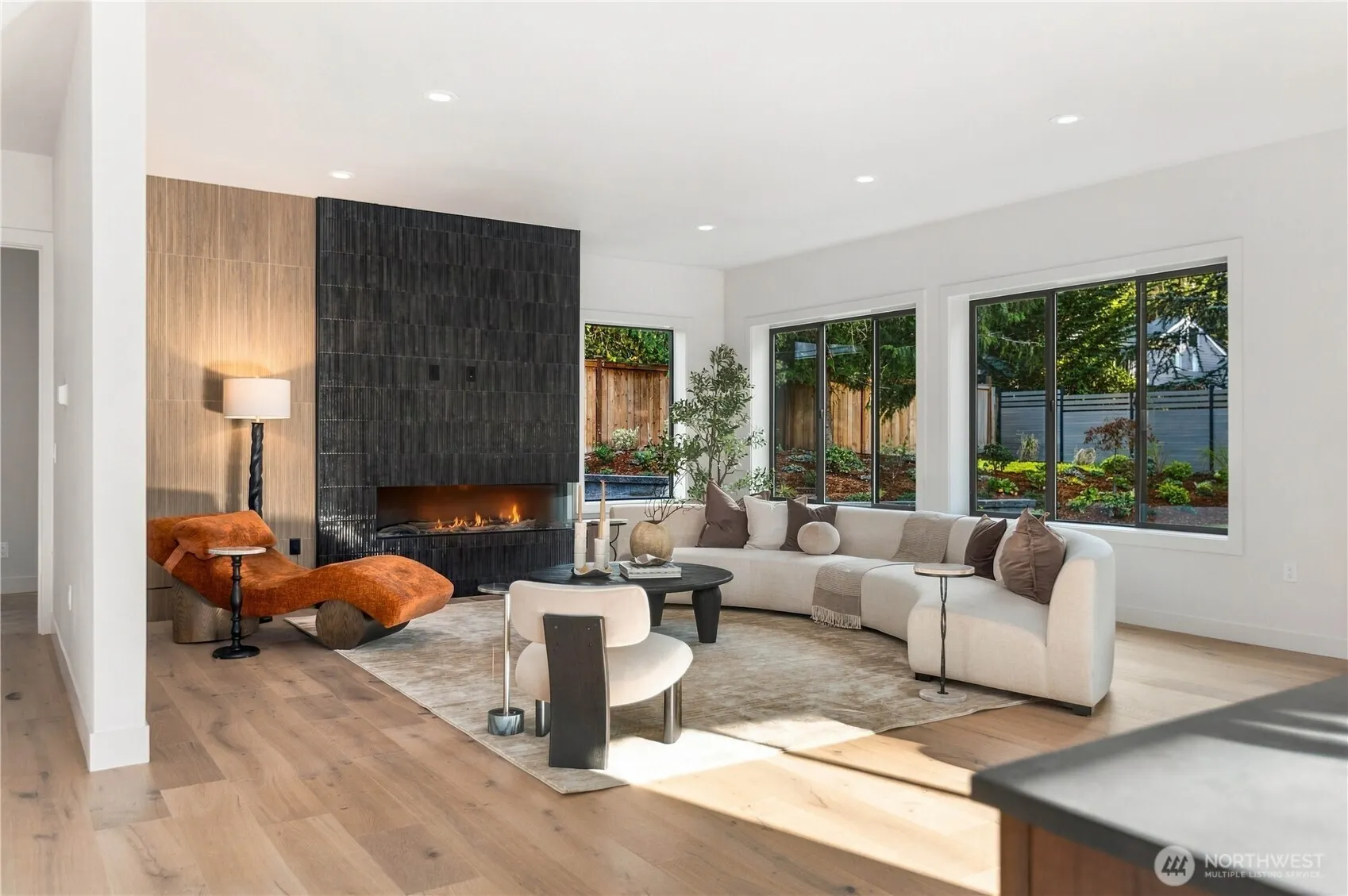 10237 SE 6th Street , Bellevue, WA 98004