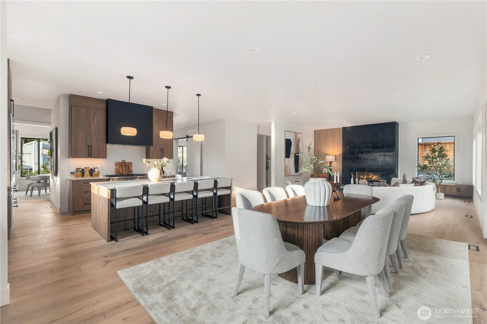 10237 SE 6th Street , Bellevue, WA 98004
