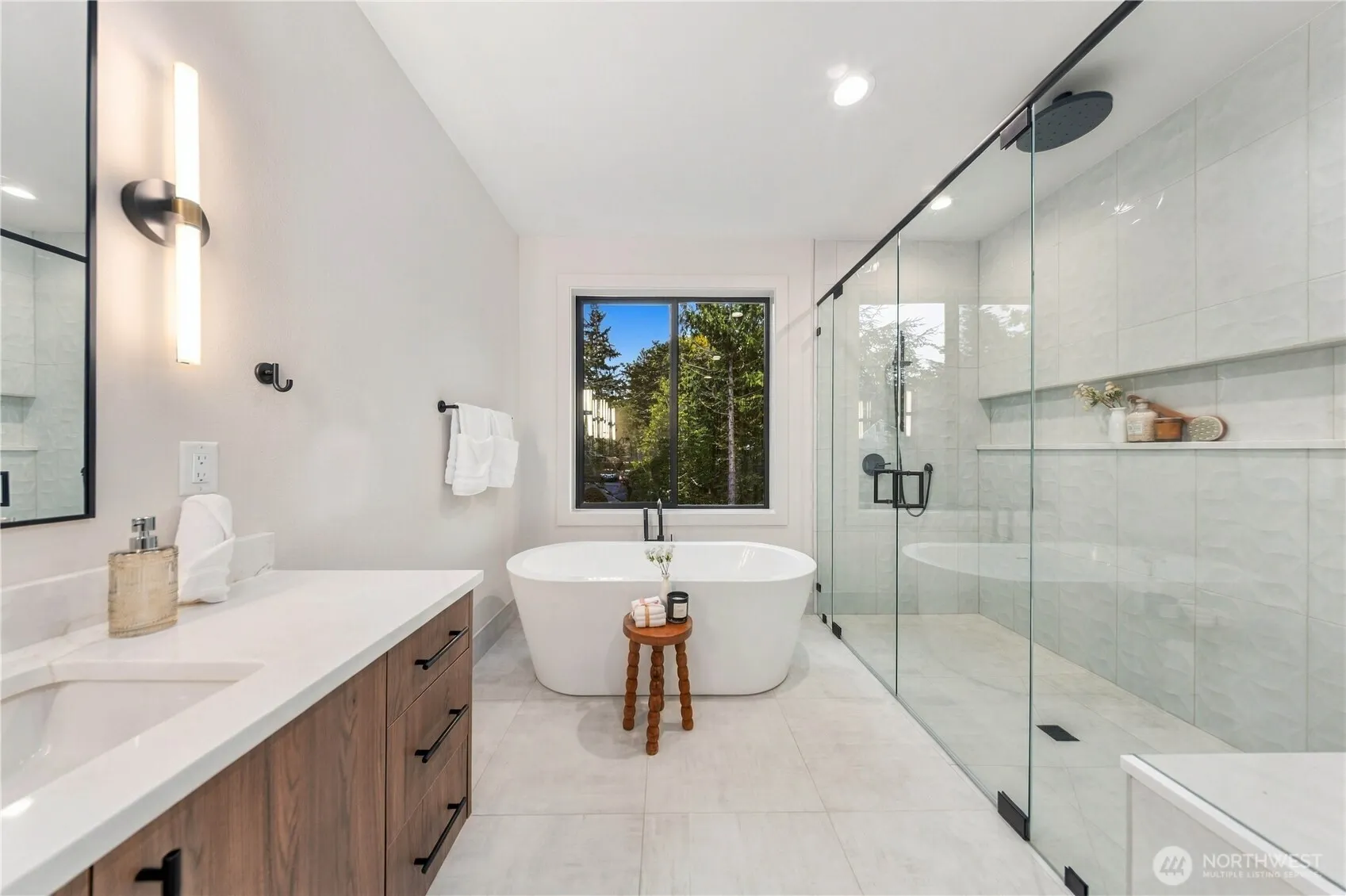 10237 SE 6th Street , Bellevue, WA 98004