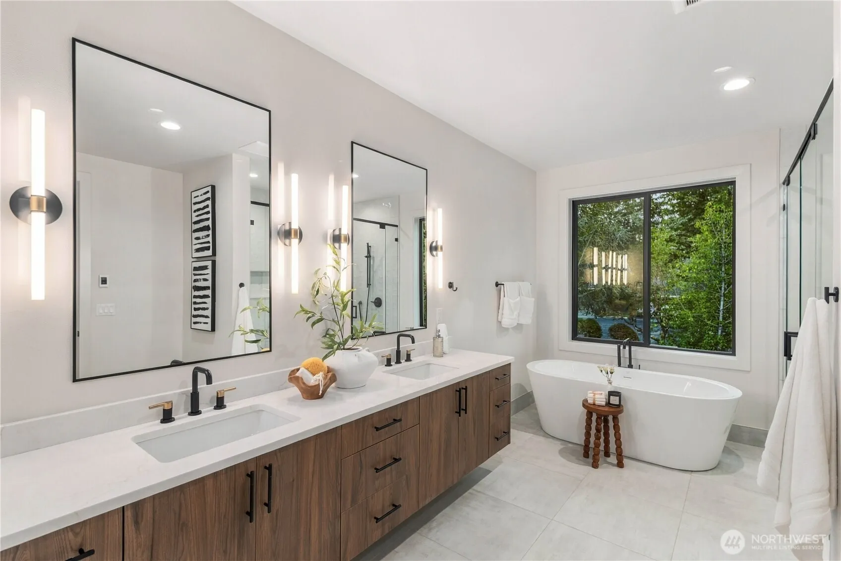 10237 SE 6th Street , Bellevue, WA 98004