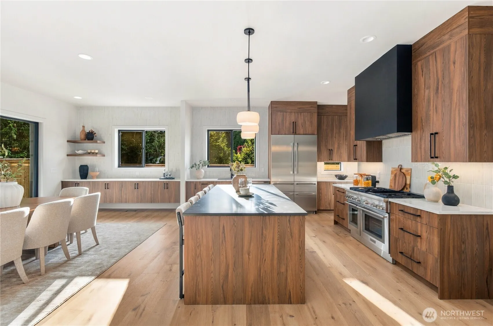 10237 SE 6th Street , Bellevue, WA 98004
